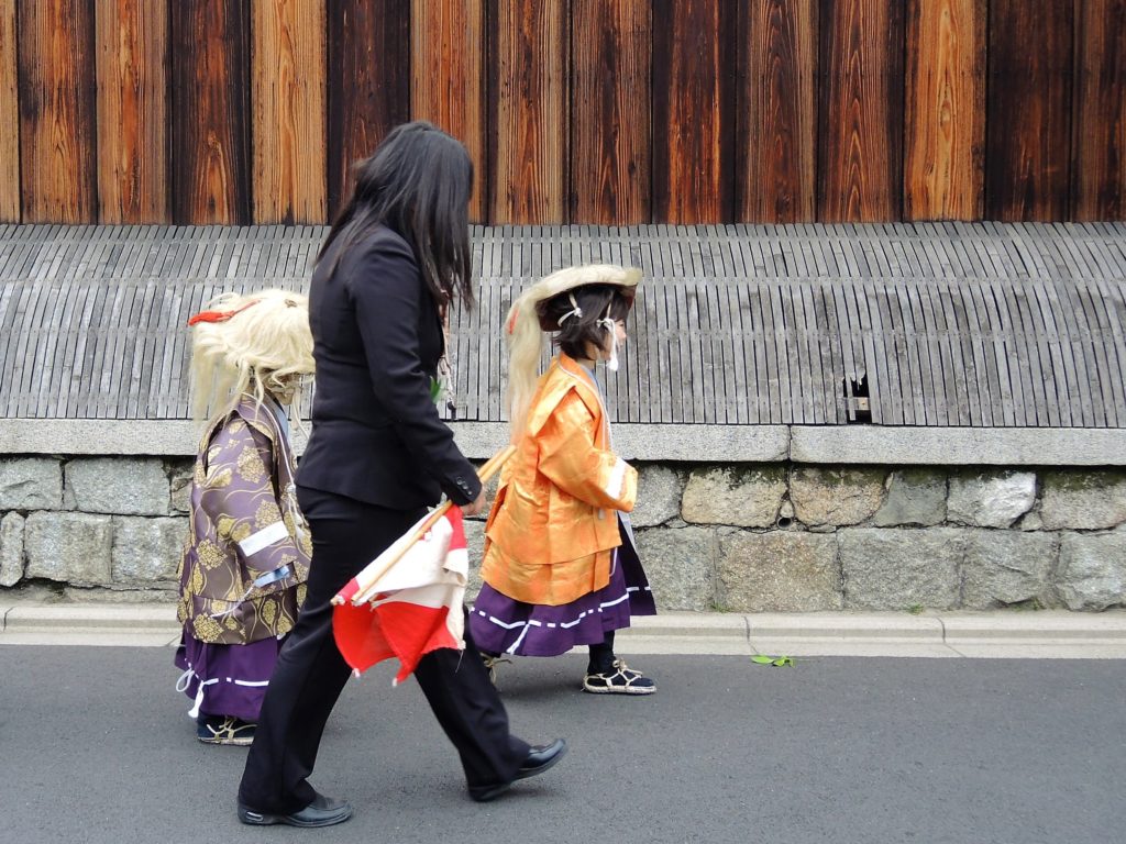 京都・熊野神社・神幸祭・稚児
