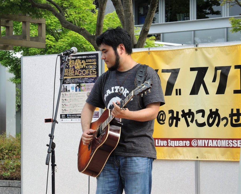 京都・シンガーソングライター・大督・ギター弾き語り