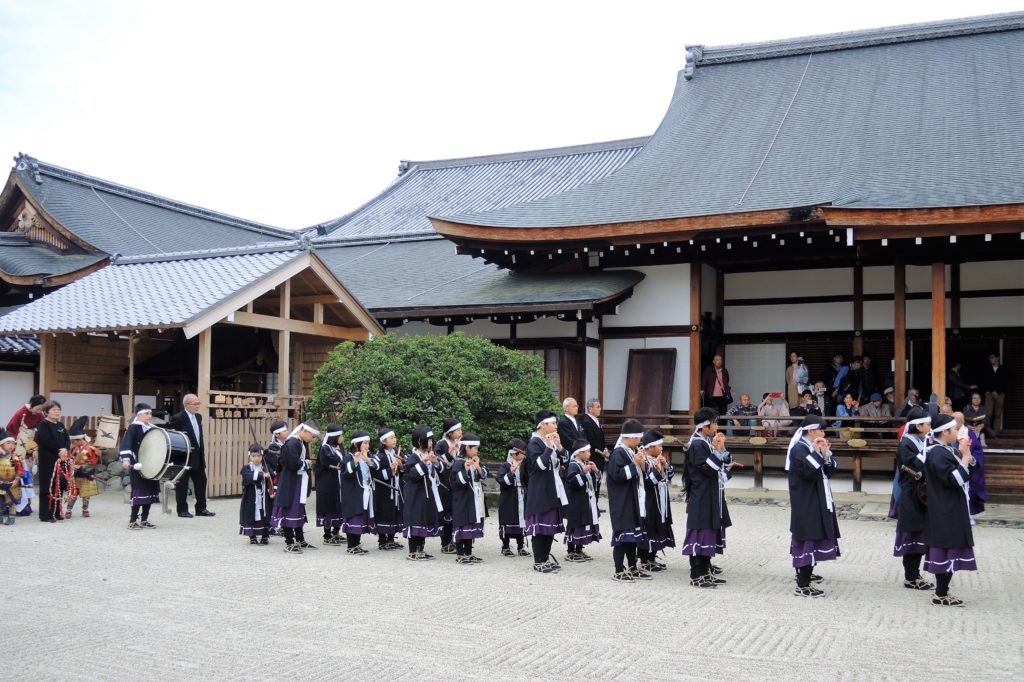 京都・熊野神社「神幸祭」熊野少年勤王隊 聖護院にて奉納演奏