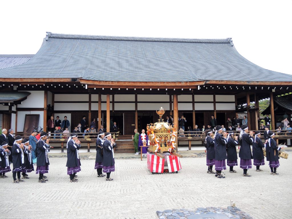 京都・熊野神社・神幸祭・熊野少年勤王隊 聖護院にて