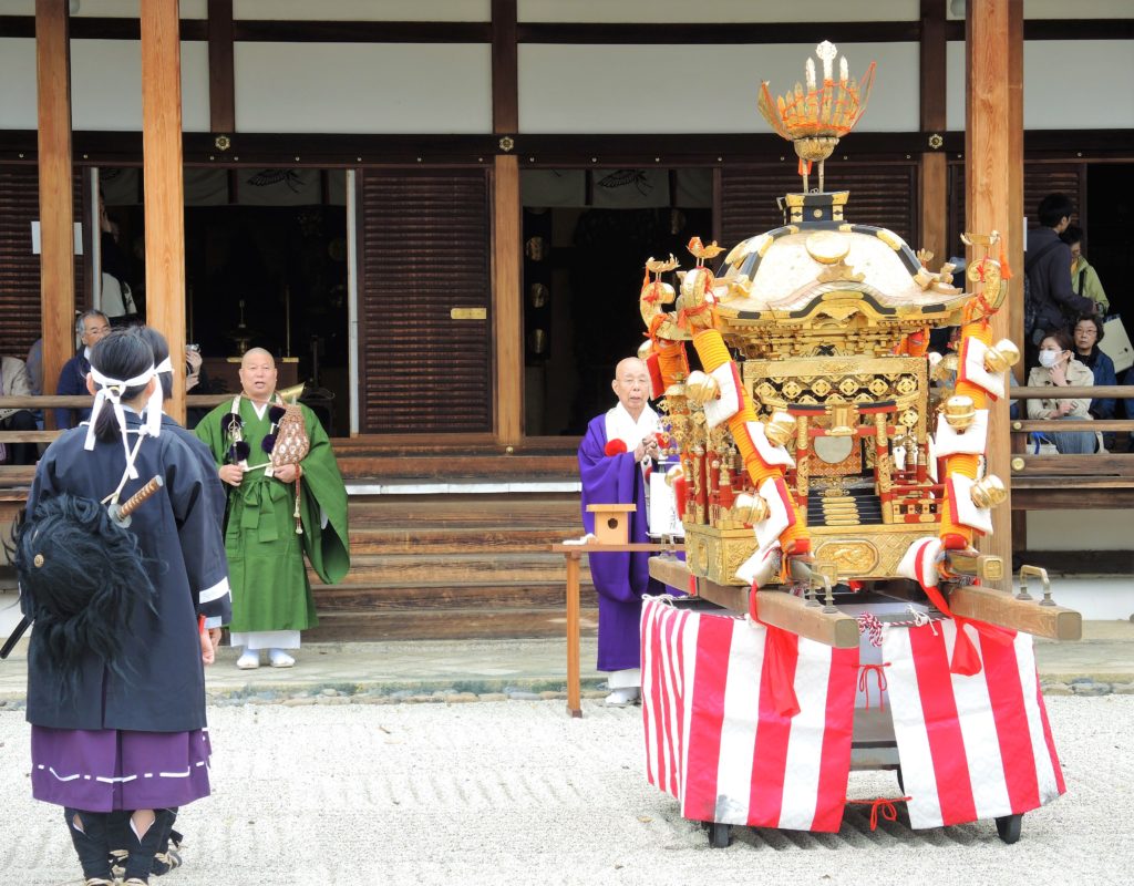 京都・熊野神社「神幸祭」聖護院にて