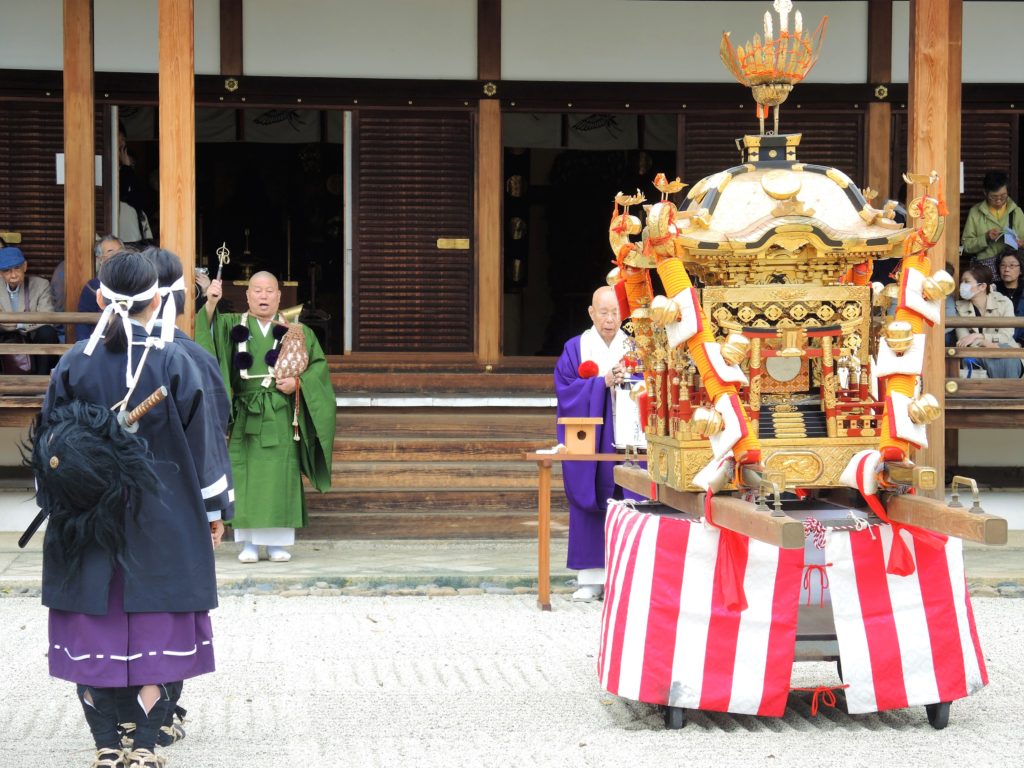 京都・熊野神社「神幸祭」聖護院にて