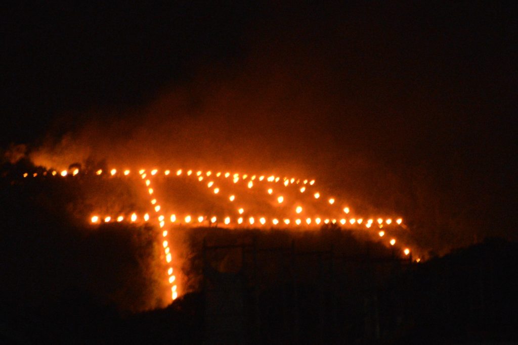京都・五山送り火・鳥居