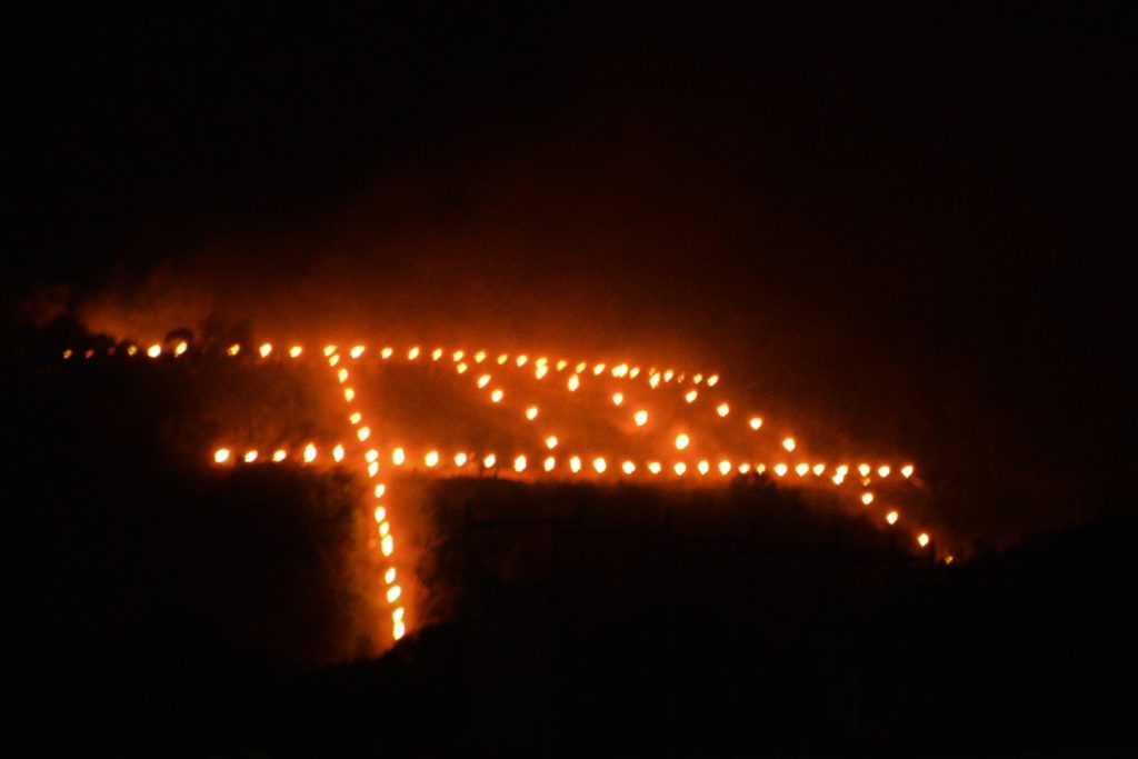 京都・五山送り火・鳥居形