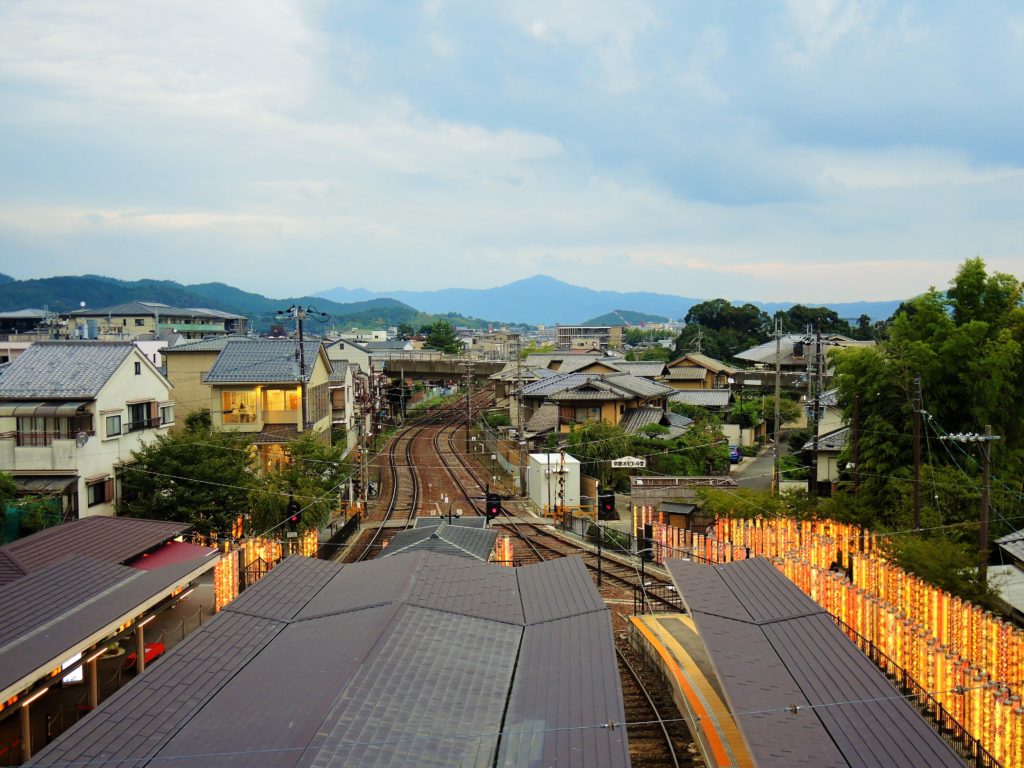 京都・嵐電「嵐山駅」屋上