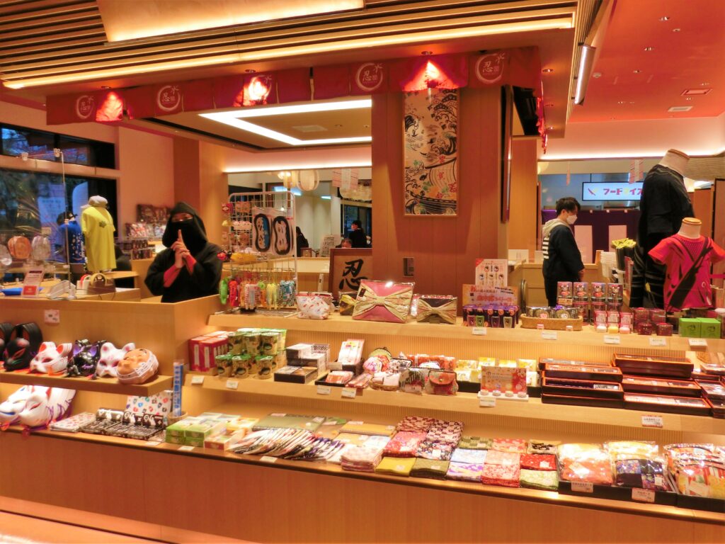 京都「時代祭館」リニューアルオープン・忍屋