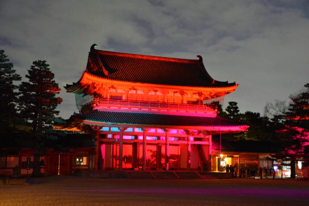 京都「平安神宮」ヨルモウデ・応天門