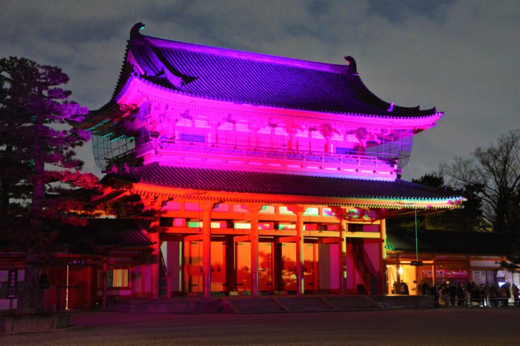 京都「平安神宮」ヨルモウデ・応天門