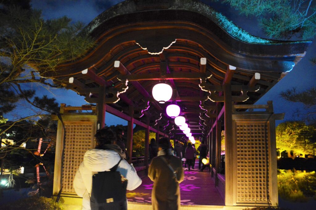京都「平安神宮」ヨルモウデ・橋殿・泰平閣
