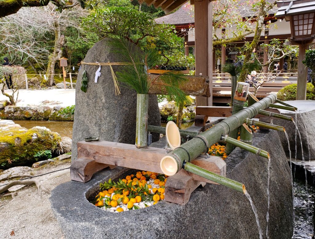 京都「上賀茂神社」手水舎