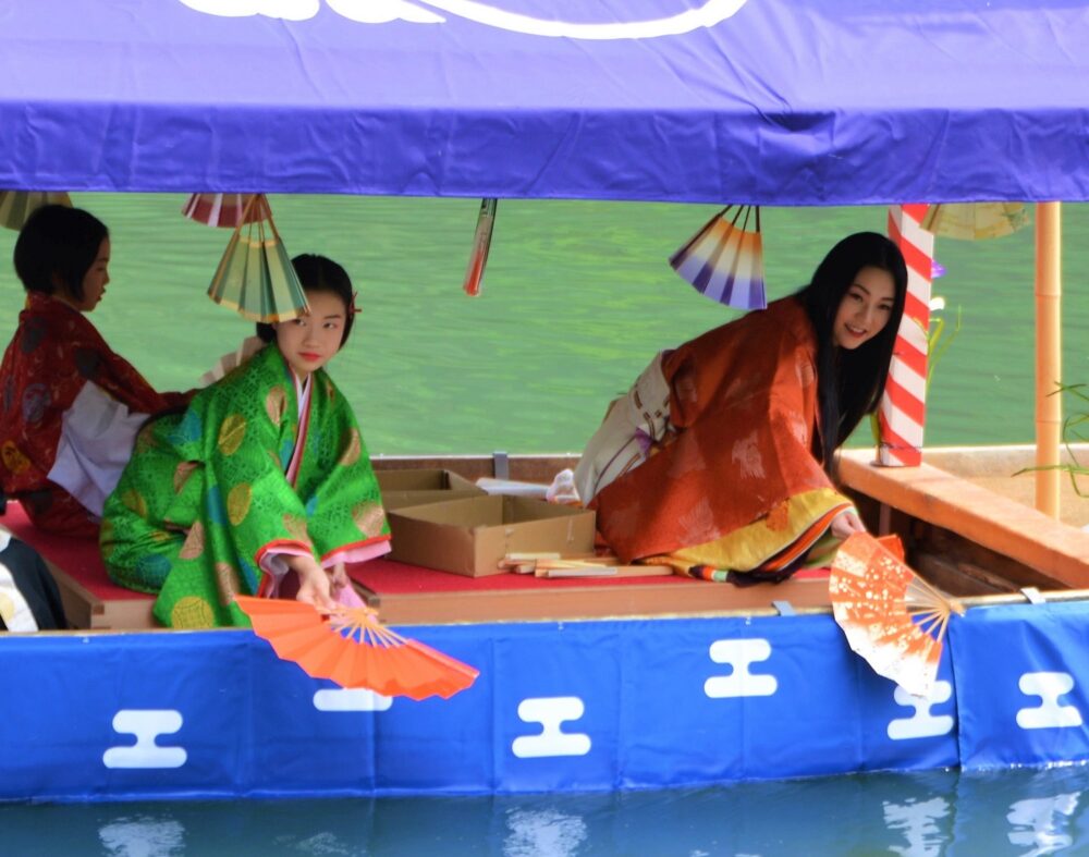 京都・嵐山「三船祭」清少納言・扇流し