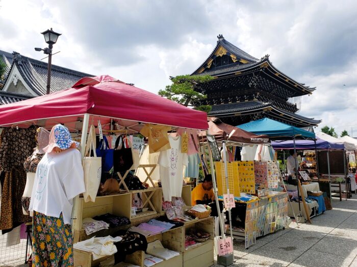 京都・お東さん手づくり門前市