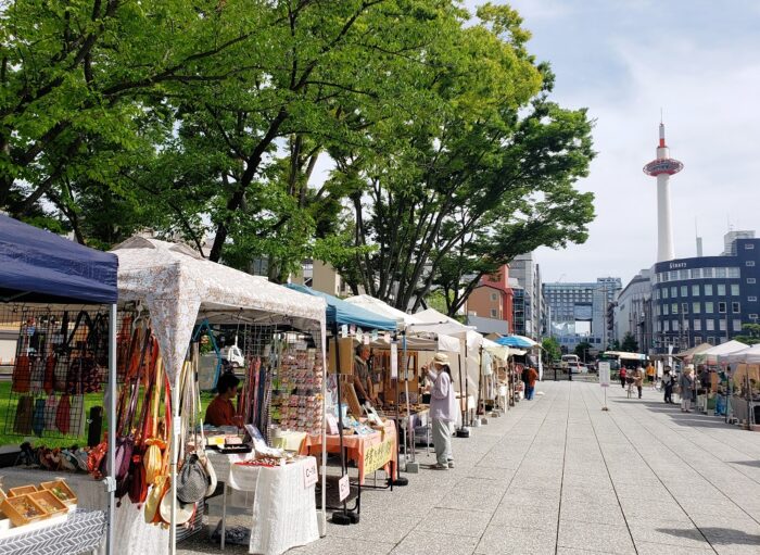 京都・お東さん手づくり門前市