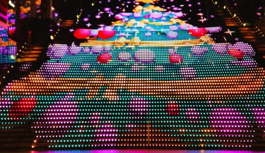 🎄京都駅「大階段」クリスマス・グラフィカルイルミネーション